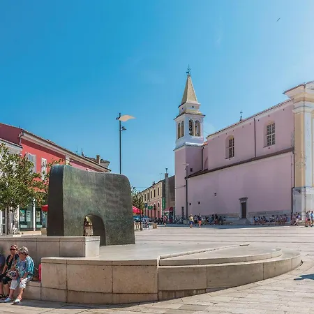 Apartment Awesome In Varvari With Wifi Porec
